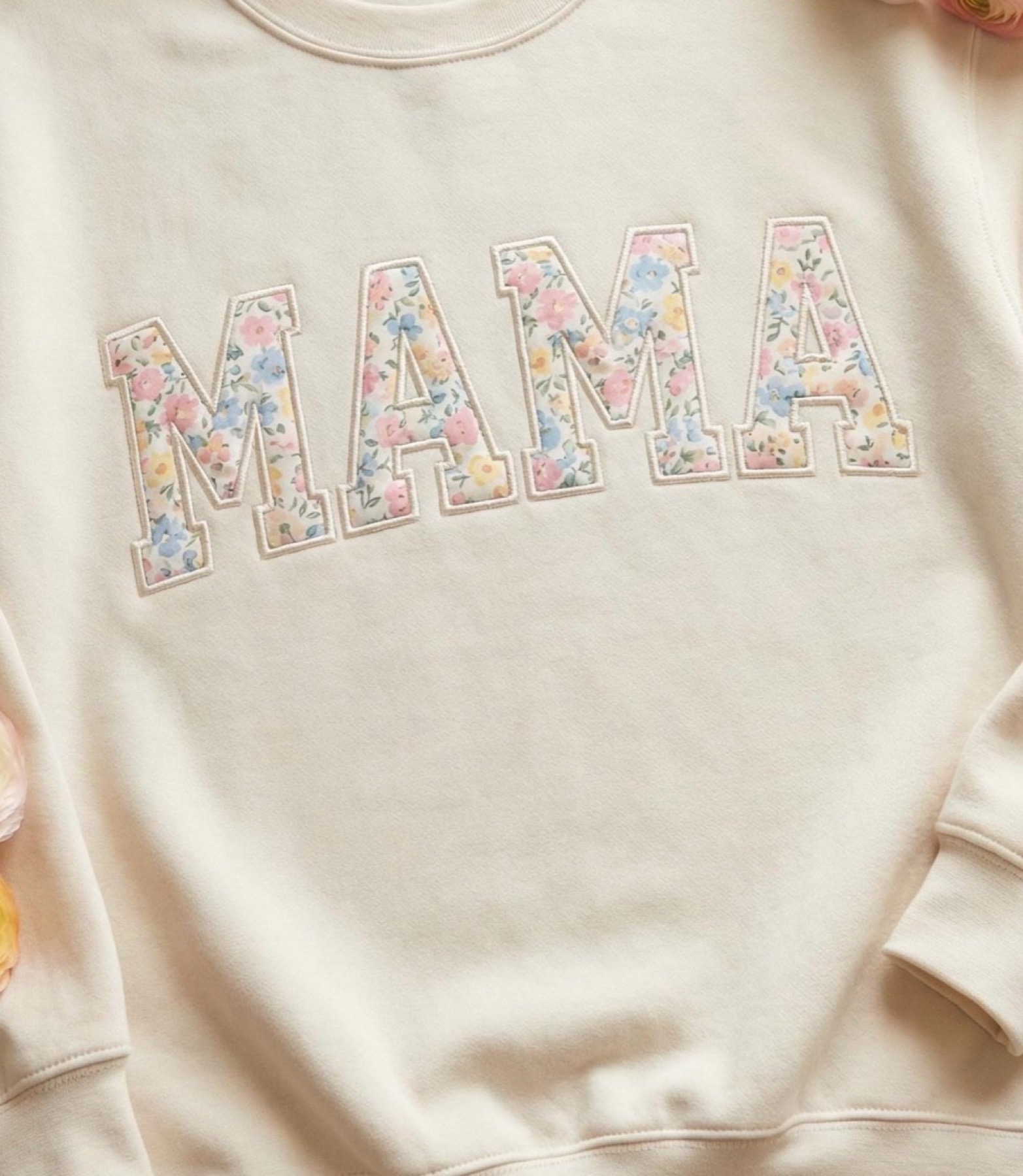 Cream sweatshirt personalized with floral Mama lettering