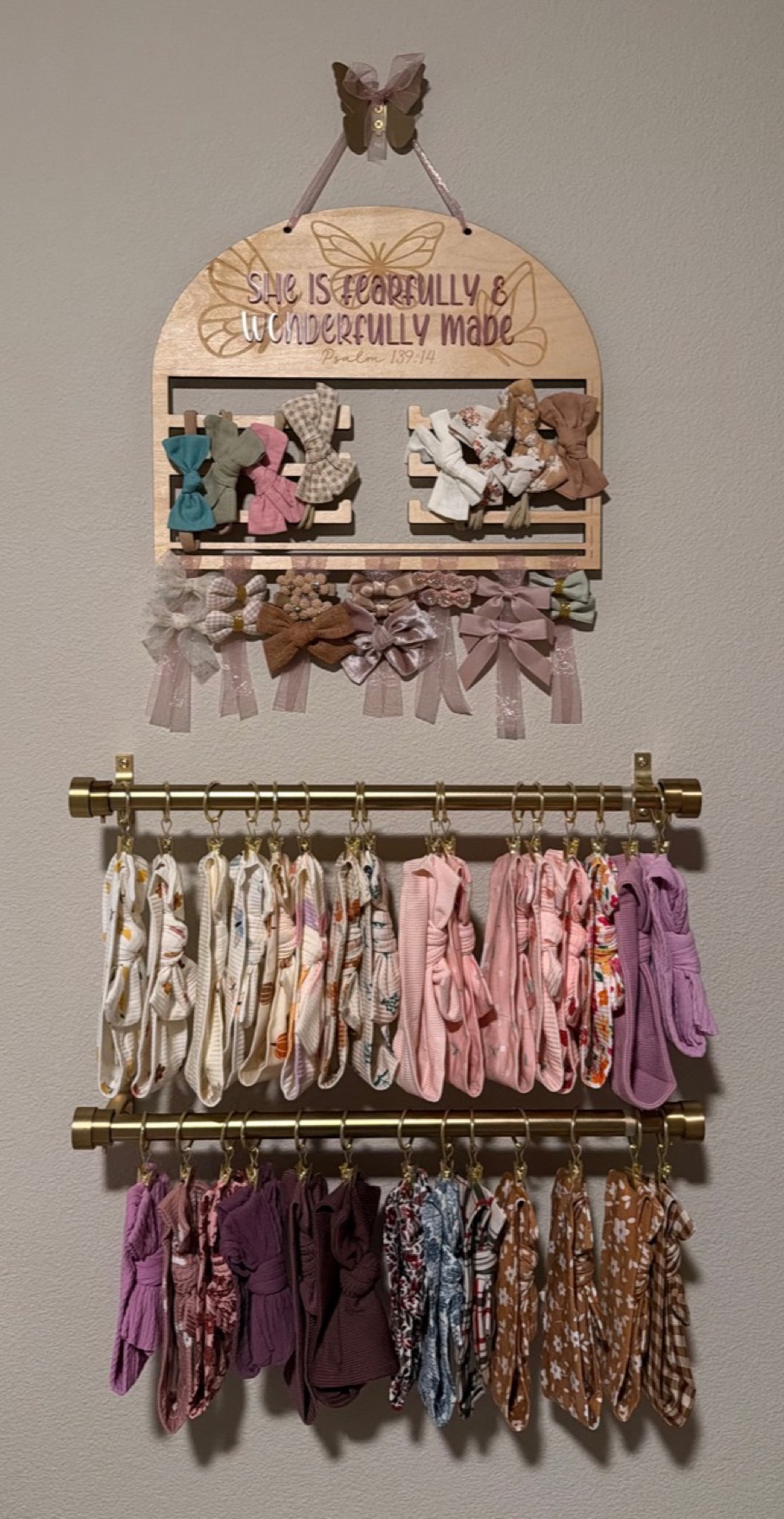 Personalized wooden bow holder and nursery organization