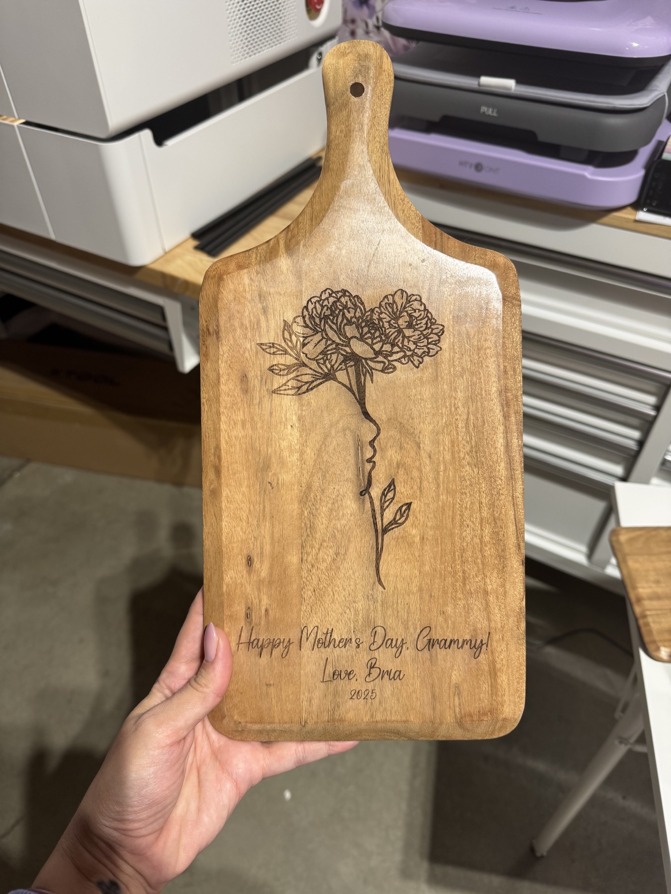 Engraved Mother's Day floral serving board